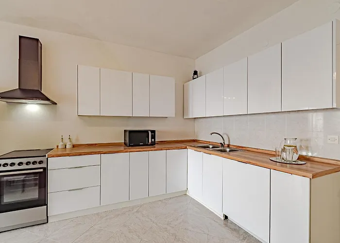 Διαμέρισμα Corcyra Nigra 2 *