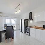 Apartman Corcyra Nigra 2 *