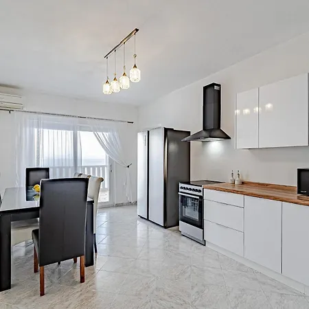 Apartman Corcyra Nigra 2 *