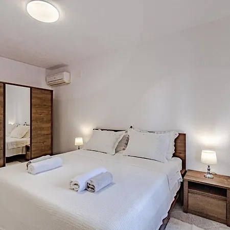 Corcyra Nigra 2 Apartman